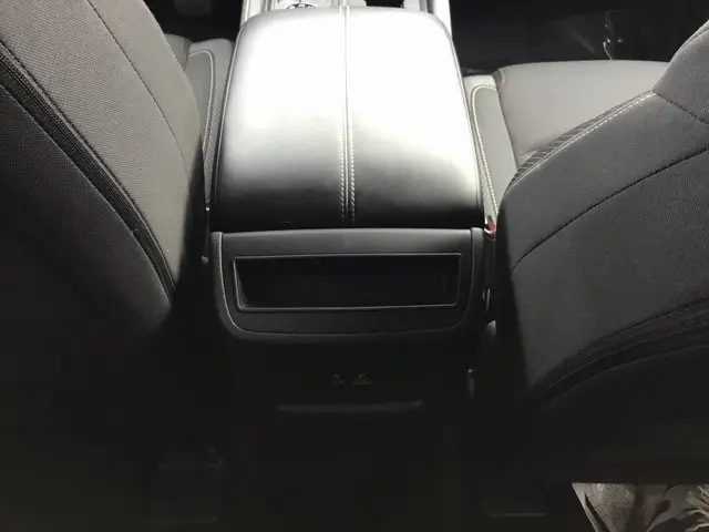 2024 Nissan Pathfinder S 4x4 photo 13