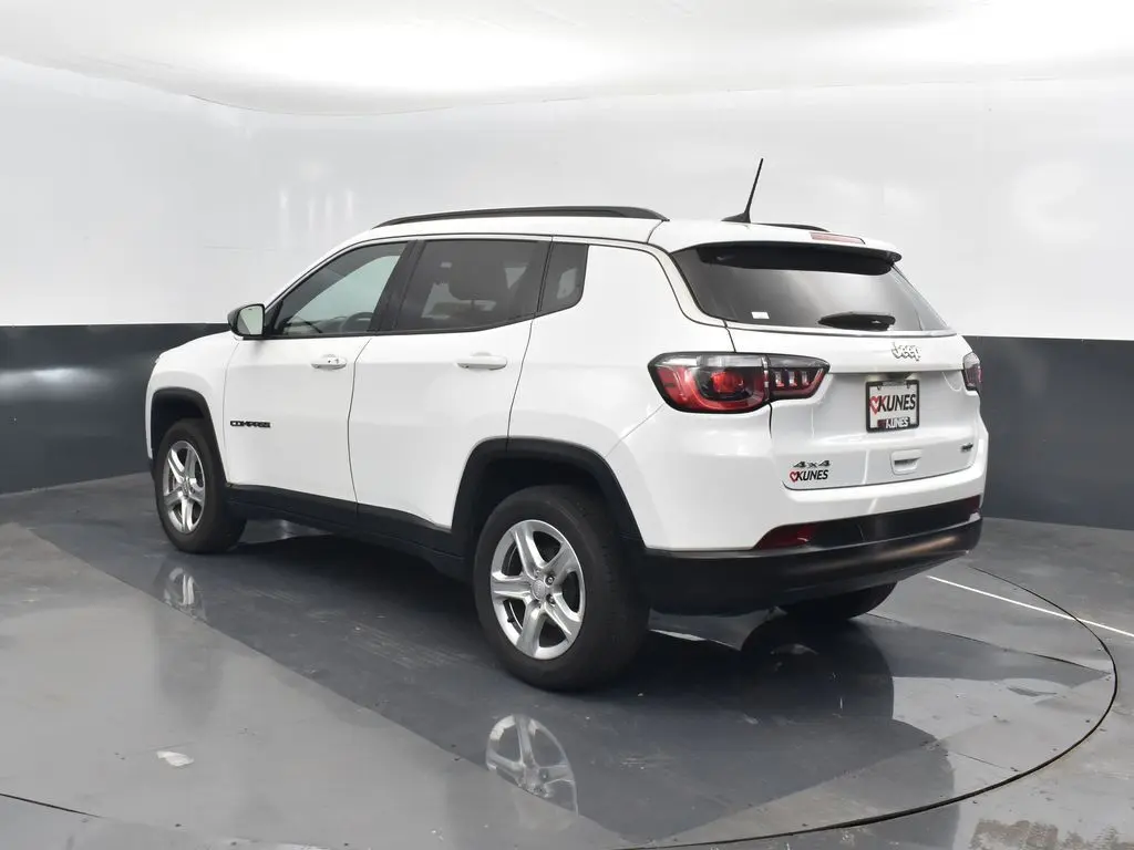 2023 Jeep Compass Latitude photo 7