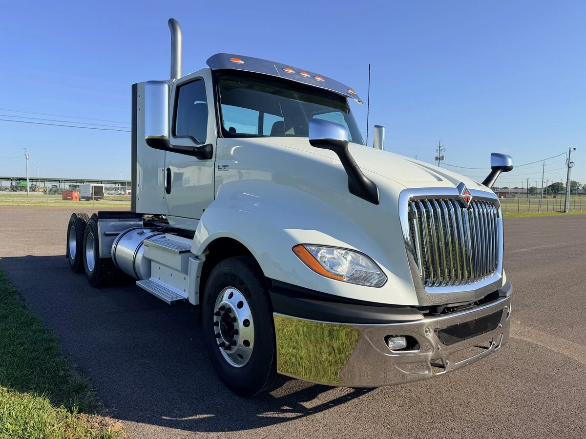 2022 International LT in Union City, TN — photo 3