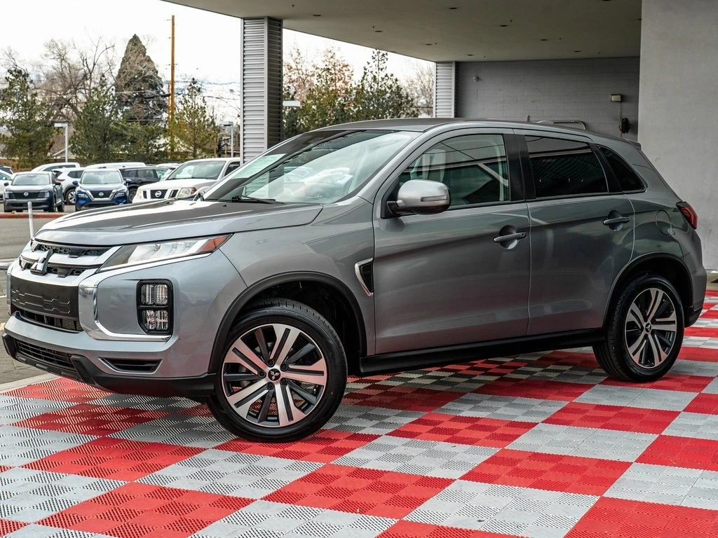 2022 Mitsubishi Outlander Sport SE's photo
