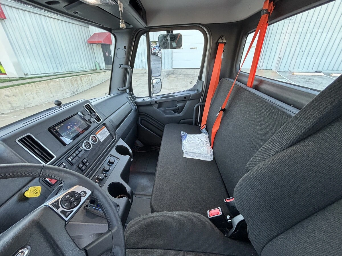 2027 Freightliner M2 106 - image 14