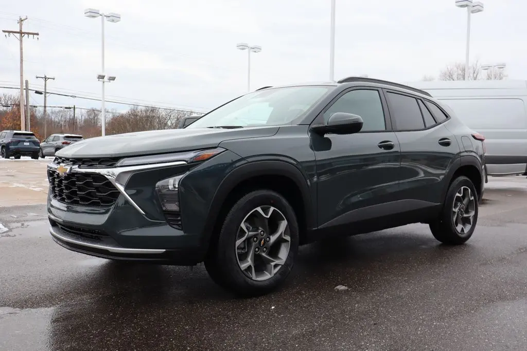 2026 Chevrolet Trax LT photo 4