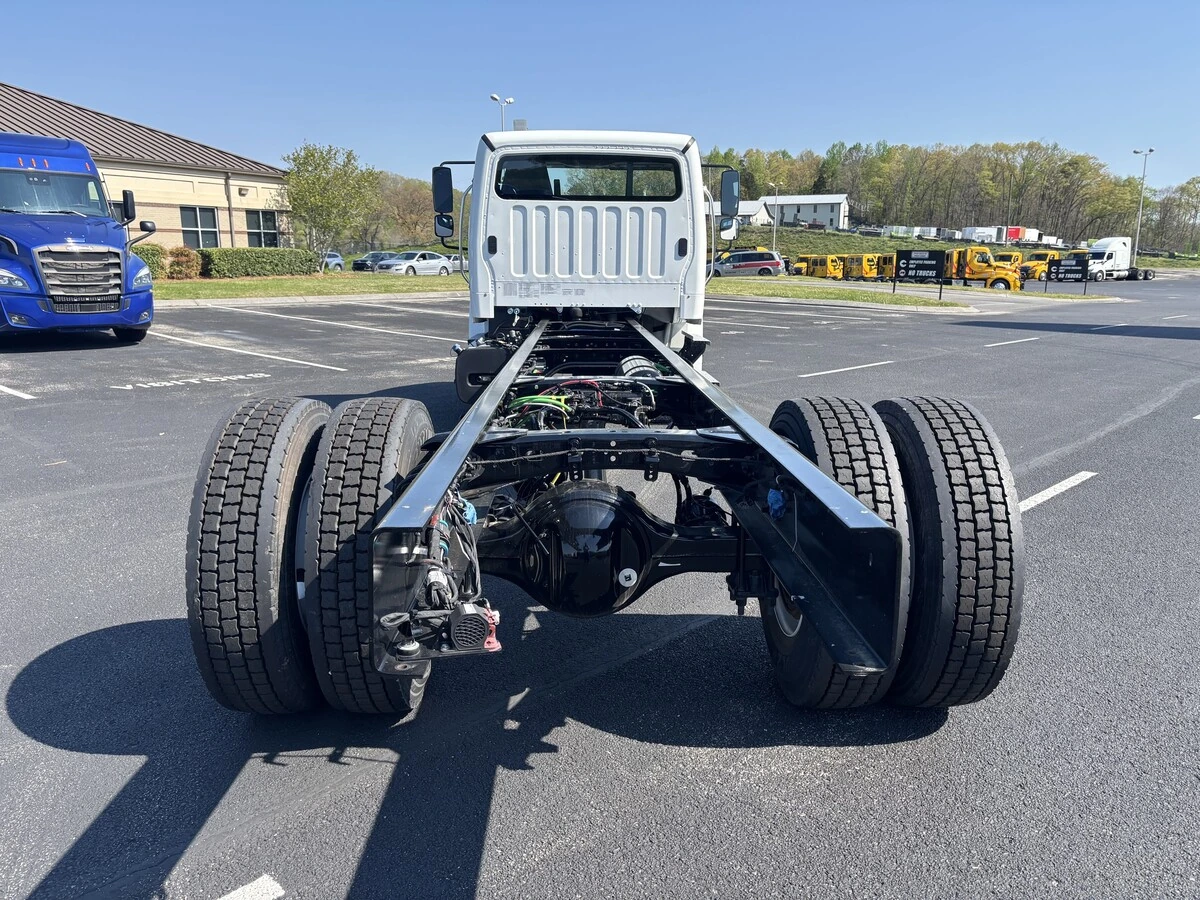 2026 Freightliner M2 106 — photo 4