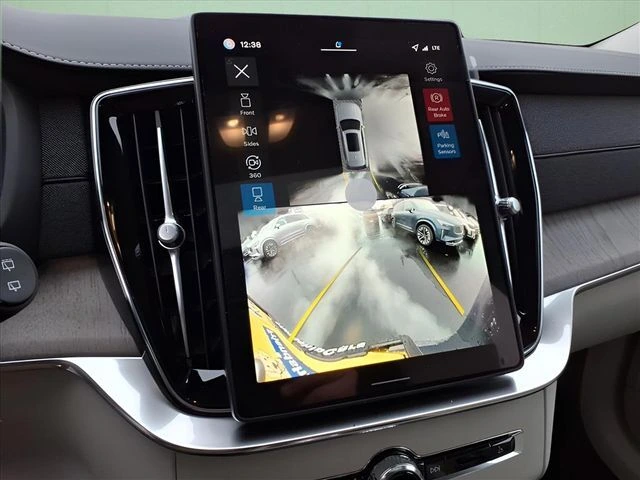 2026 Volvo - image 21