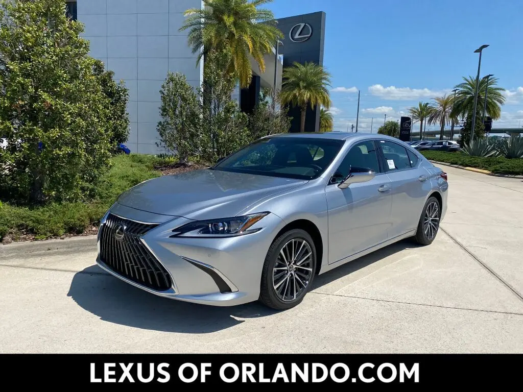 2025 Lexus ES 350's photo