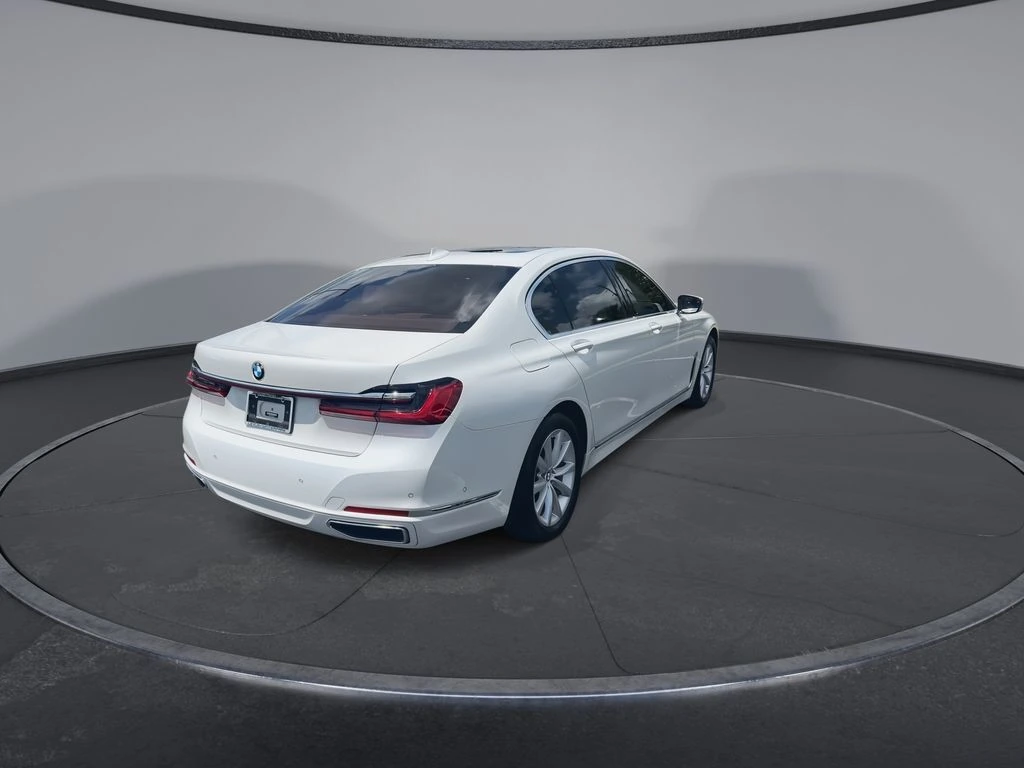 2022 BMW 7 Series 740i - Photo 9
