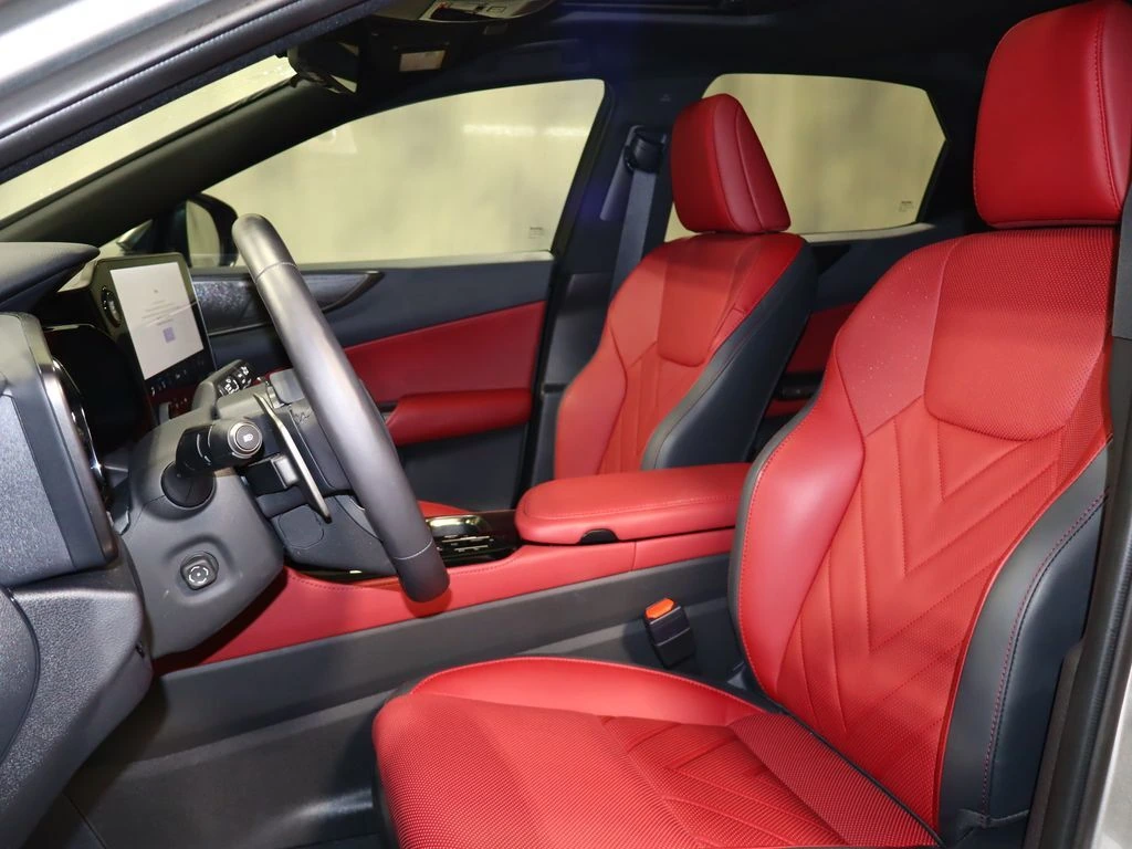 2025 Lexus NX 350 - Photo 16