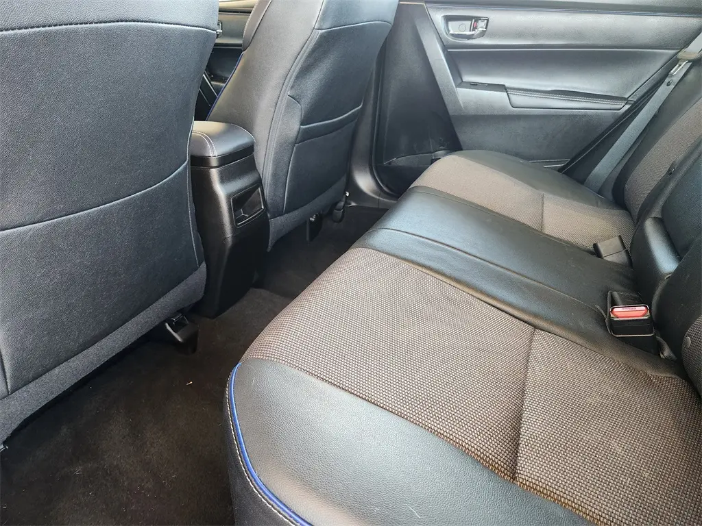 2019 Toyota Corolla L photo 17