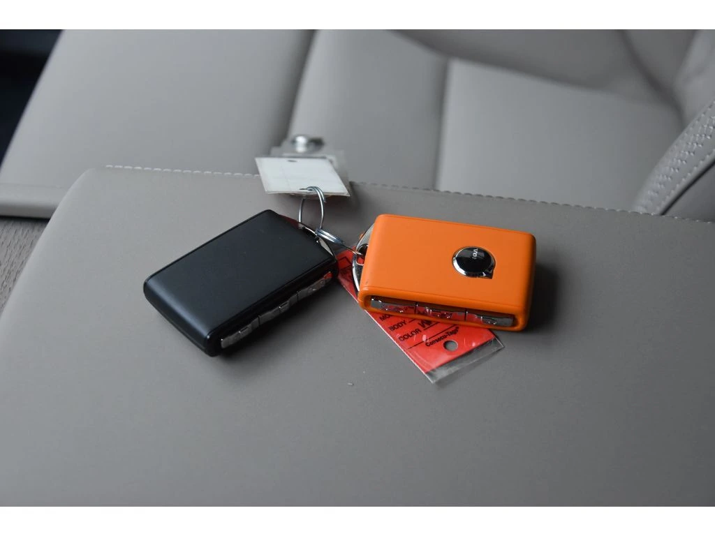 2026 Volvo - image 38