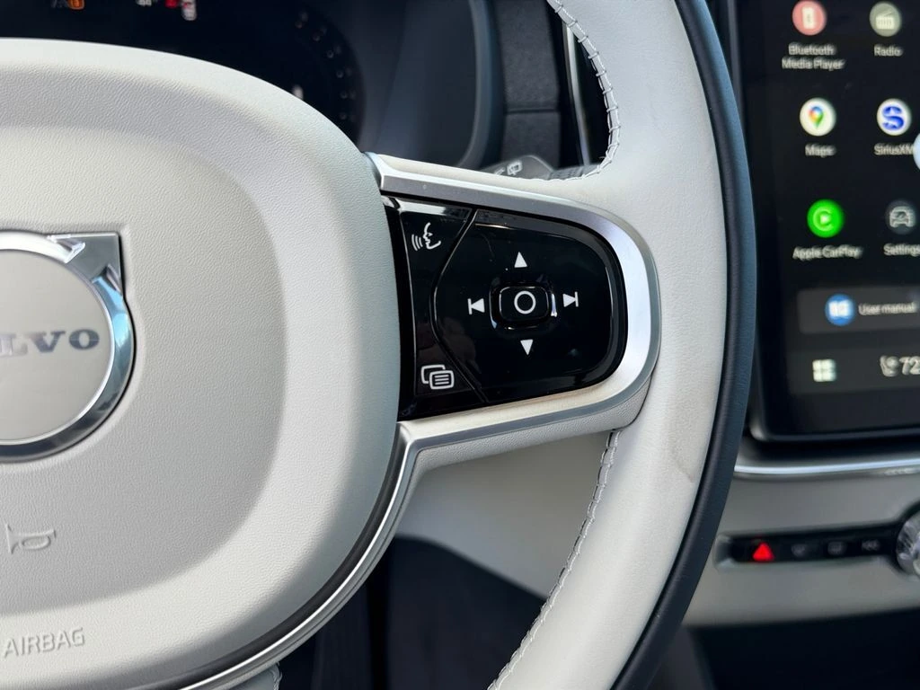 2026 Volvo - image 17