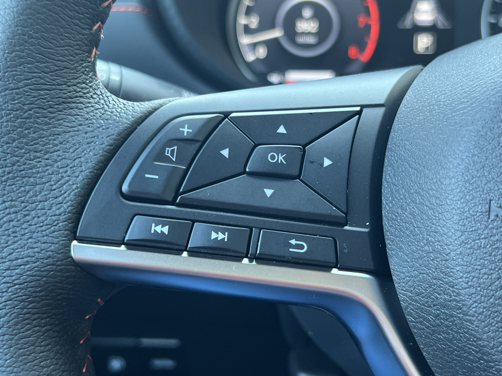 2025 Nissan Versa SR photo 20