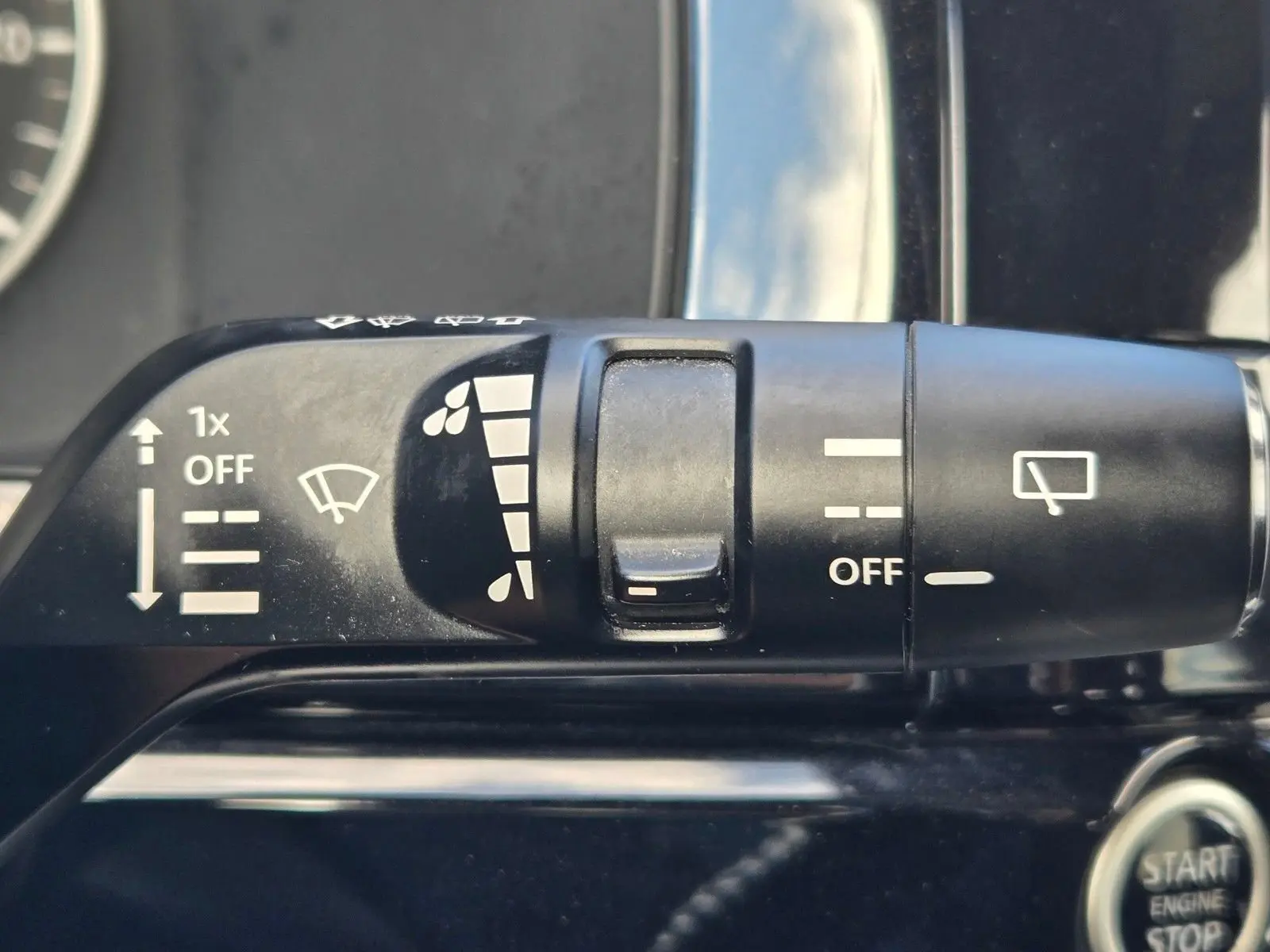 2024 Nissan Pathfinder SL photo 24