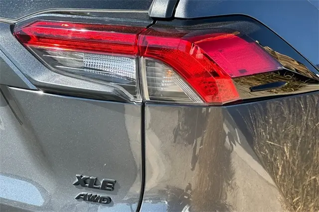 2022 Toyota RAV4 XLE photo 21