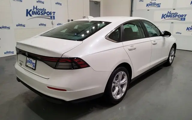 2025 Honda Accord LX photo 3