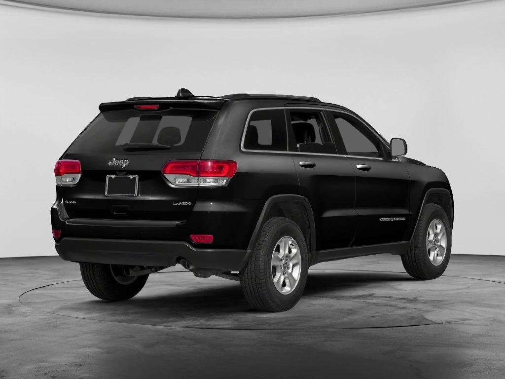 Used 2015 Jeep Grand Cherokee Laredo with VIN 1C4RJFAG7FC924039 for sale in Apple Valley, Minnesota