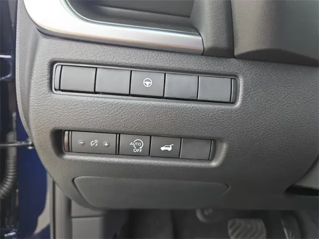 2026 Nissan Rogue SV photo 18