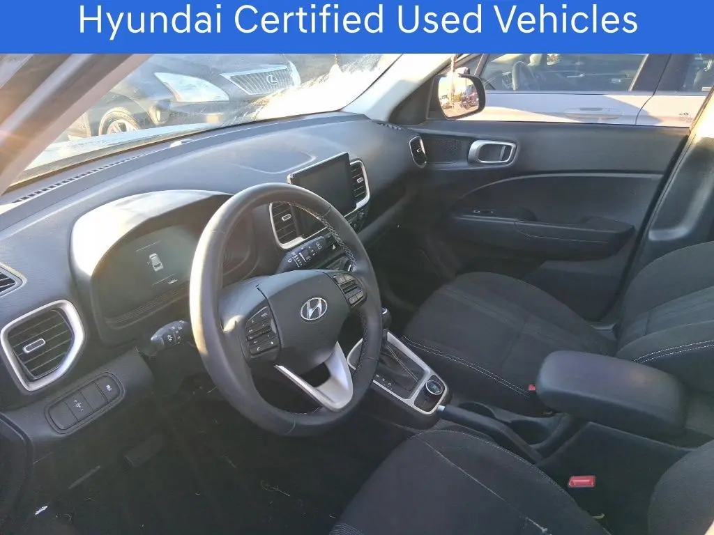 2024 Hyundai Venue SEL Limited photo 4