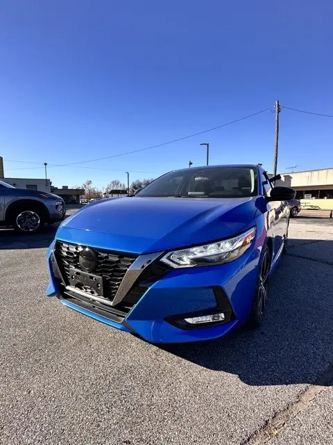 2021 Nissan Sentra SR's photo