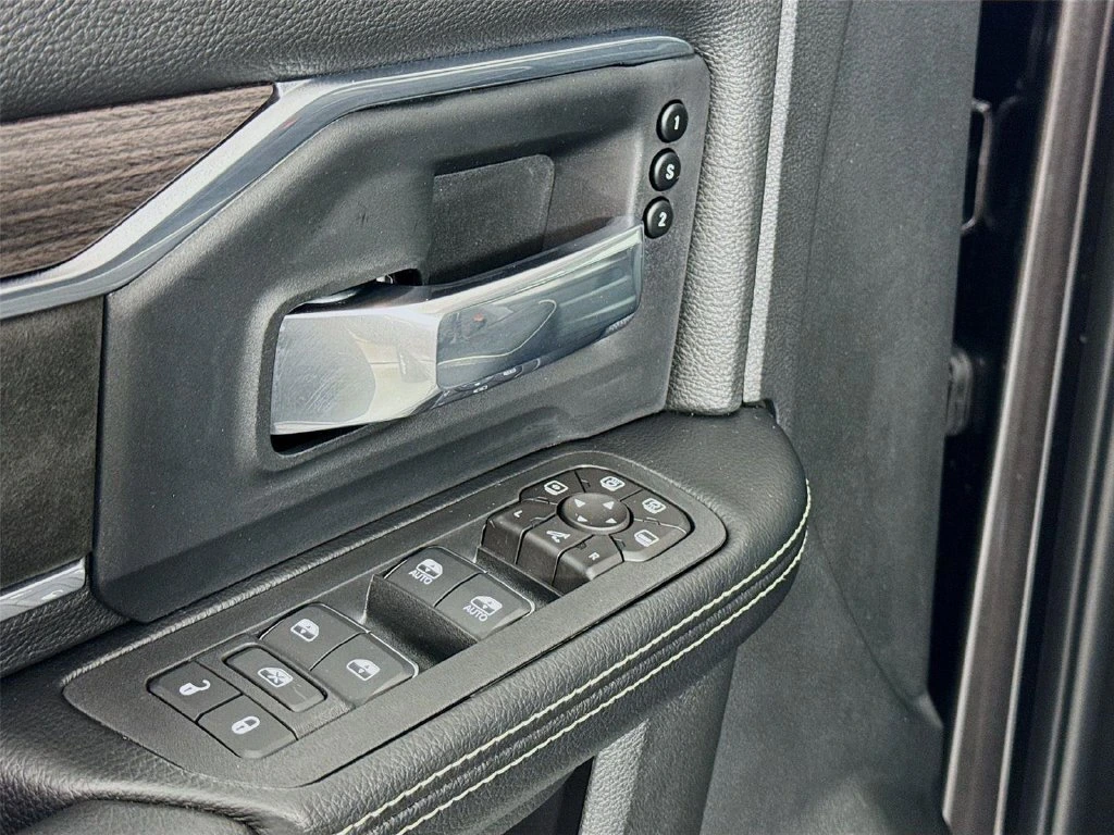 2026 RAM 3500 Laramie - Photo 19