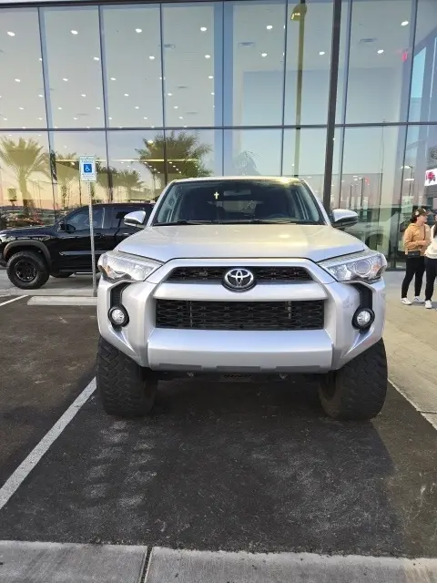 Used 2018 Toyota 4Runner SR5 with VIN JTEBU5JR6J5582077 for sale in Las Vegas, NV