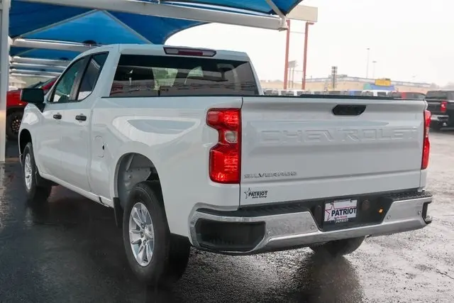 2026 Chevrolet Silverado 1500 photo 3