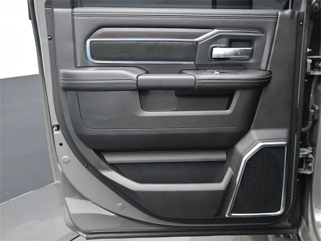 2025 Ram 2500 Laramie photo 10