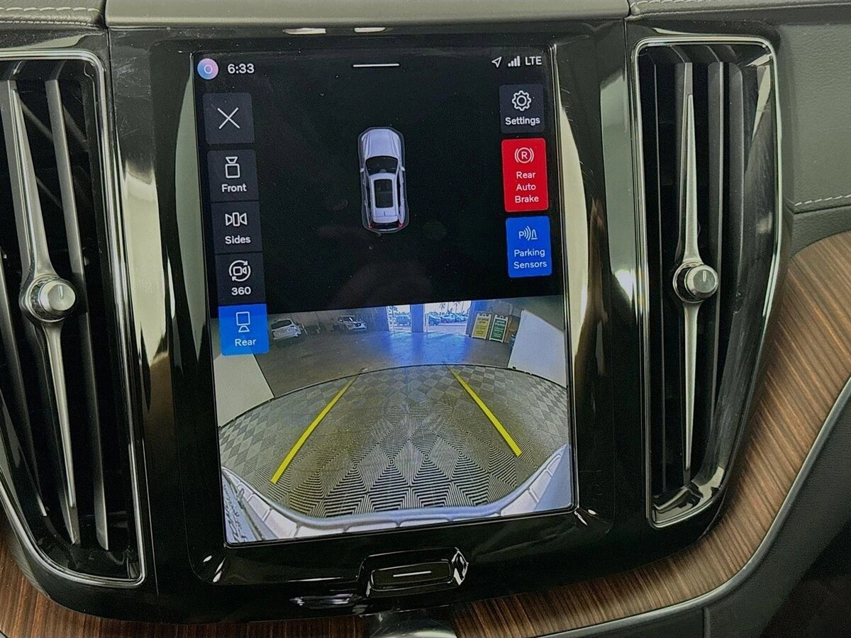 2023 Volvo - image 17