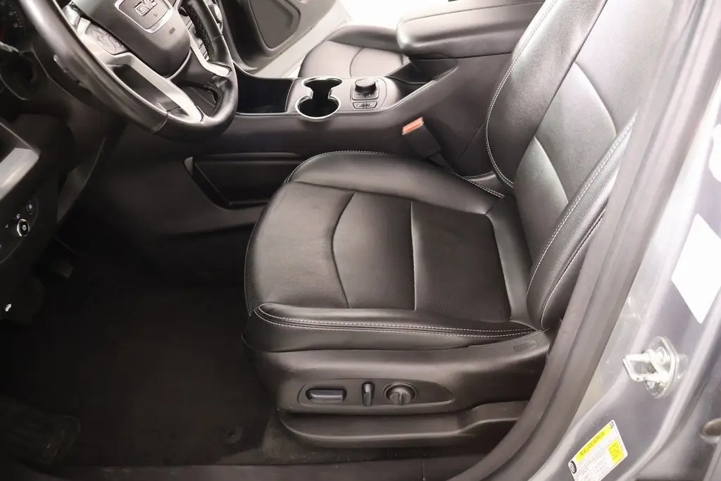 2024 Gmc Terrain SLT photo 3