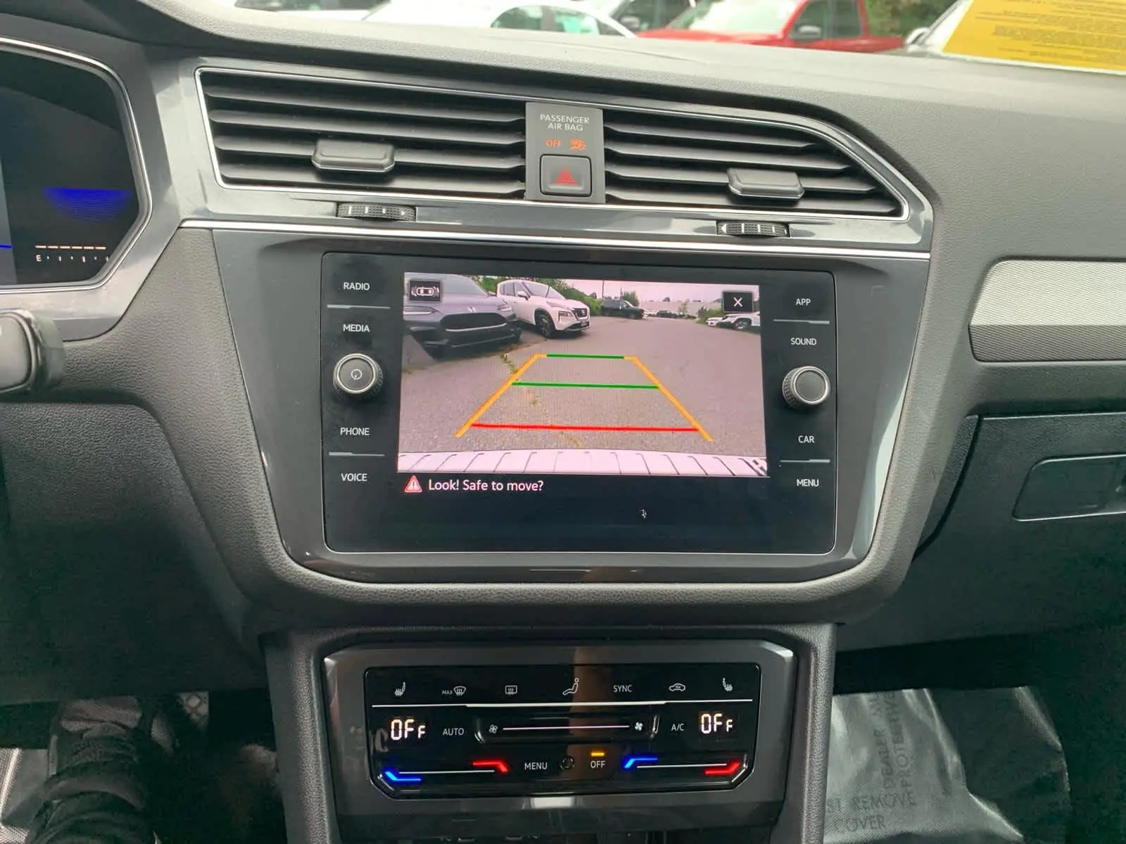2023 Volkswagen Tiguan SE photo 23