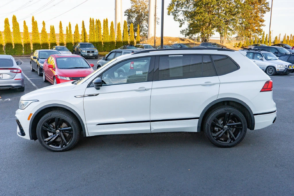 2023 Volkswagen Tiguan SE R-LINE BLACK - Photo 8