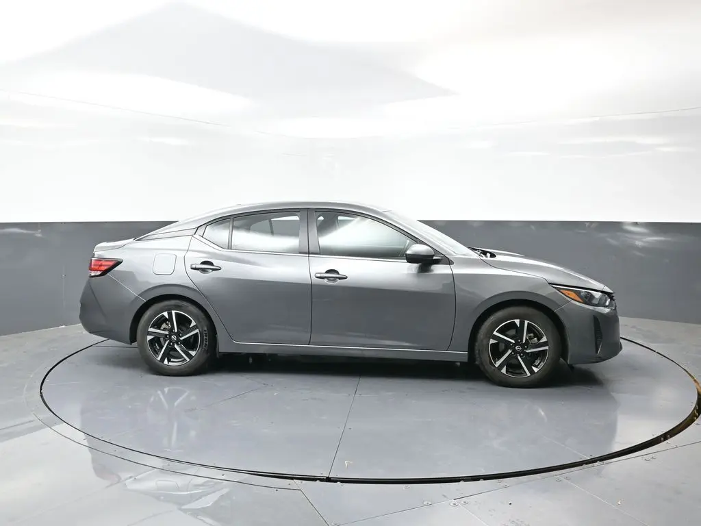 2024 Nissan Sentra SV photo 2