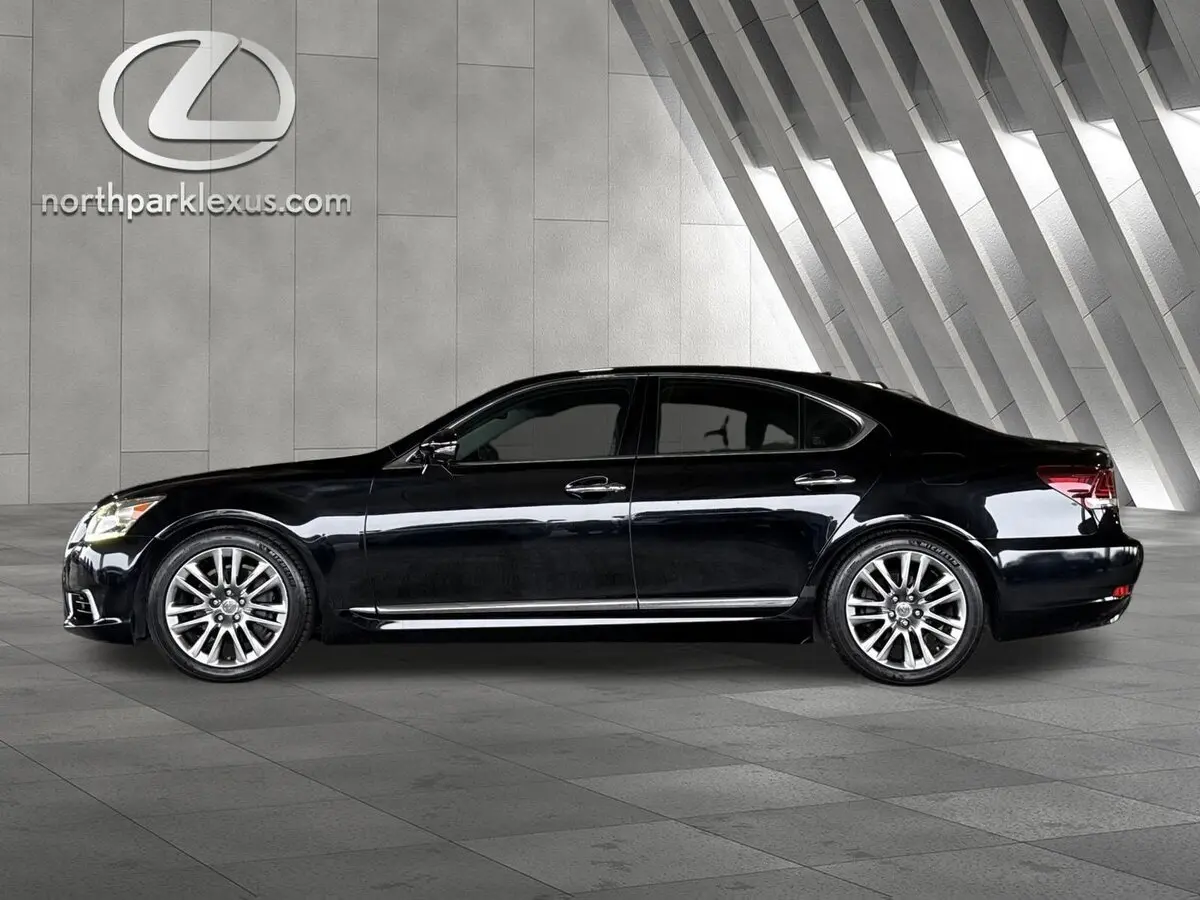 2017 Lexus LS Base's photo