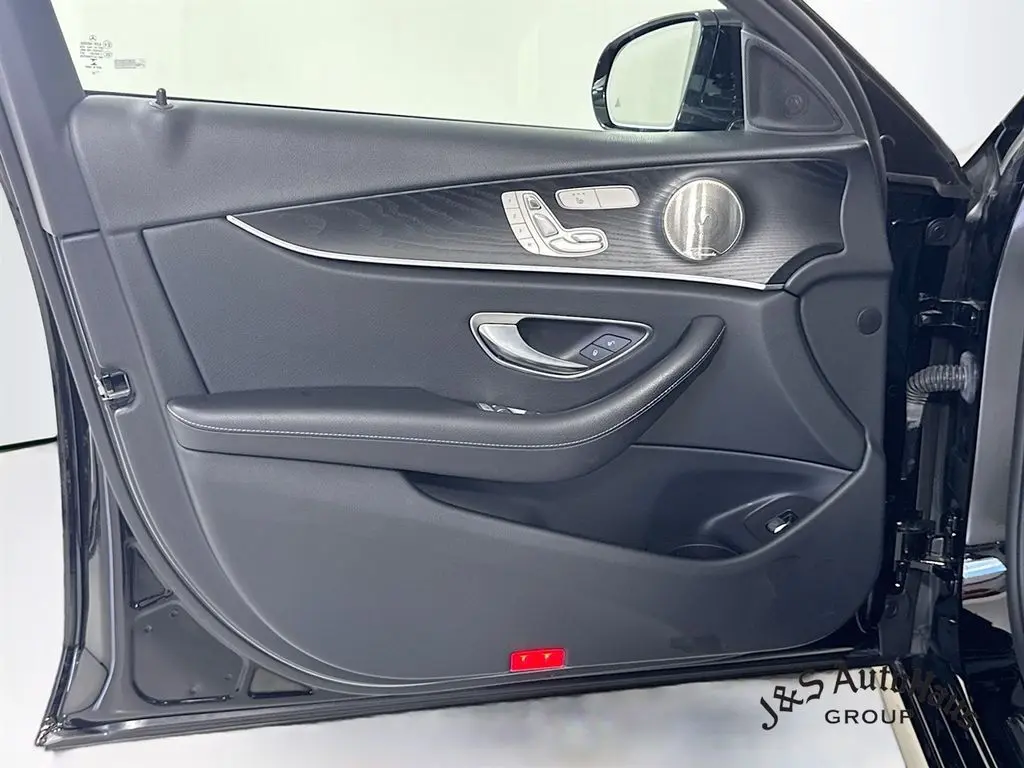 2022 Mercedes Benz E 350 photo 20