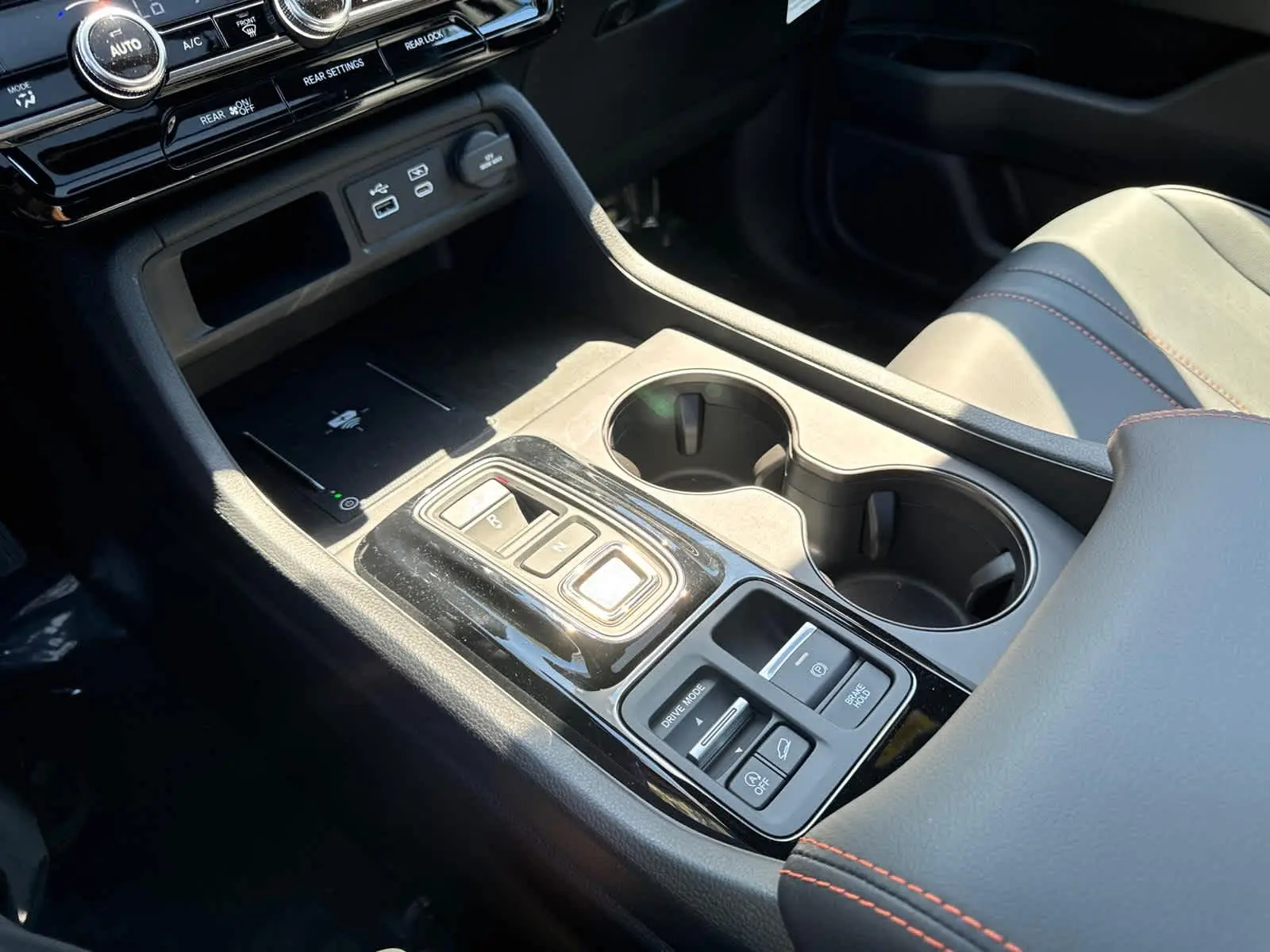 2025 Honda Pilot TrailSport photo 24