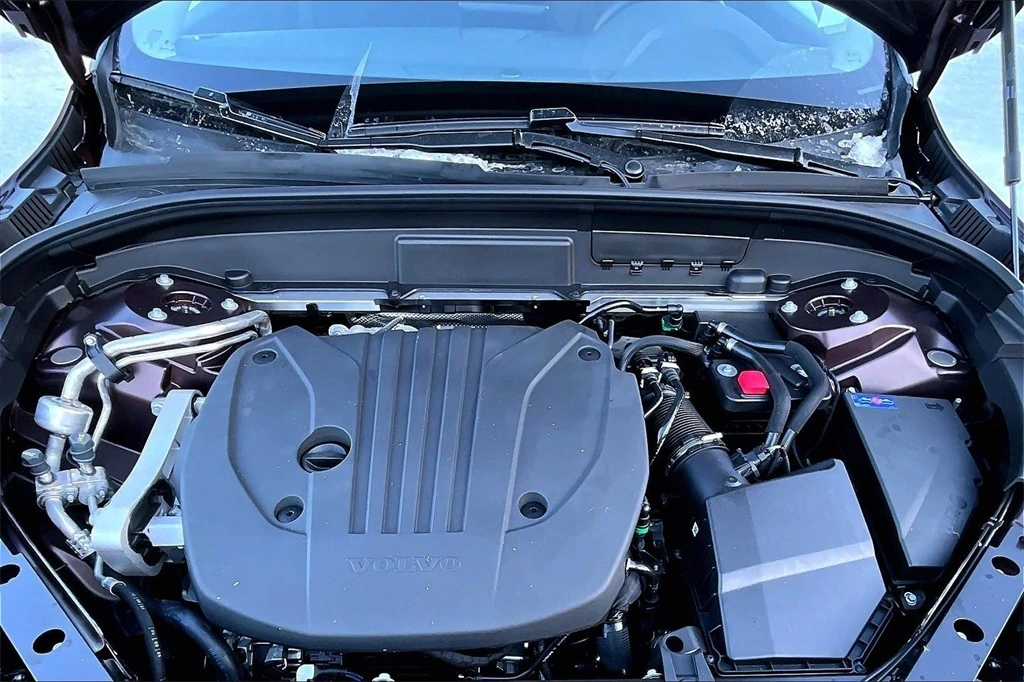 2026 Volvo - image 12