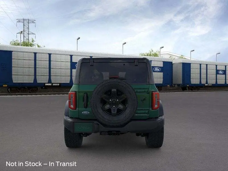 2025 Ford Bronco Outer Banks photo 4