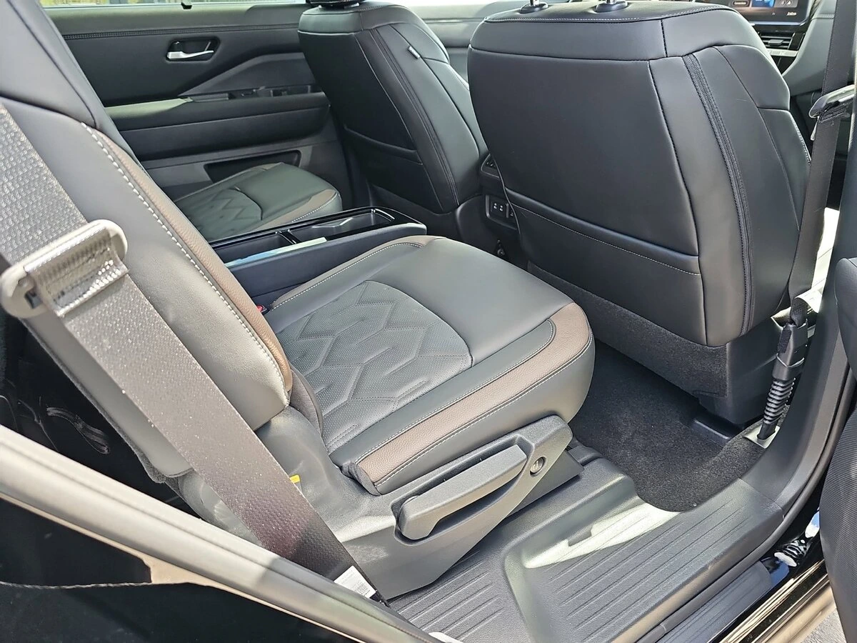 2026 Nissan Pathfinder Platinum - Photo 14