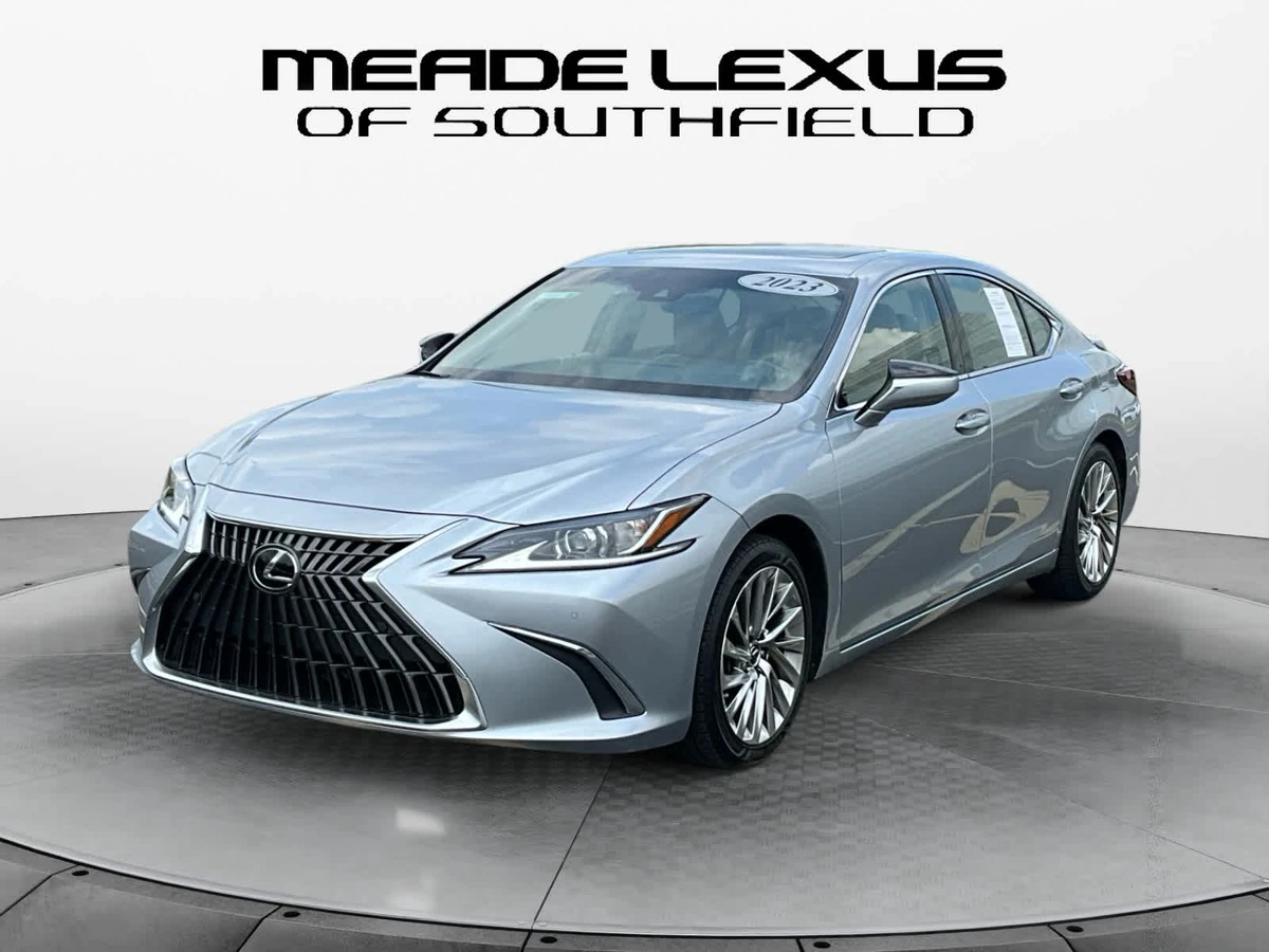 2023 Lexus ES 300h 300h Luxury's photo