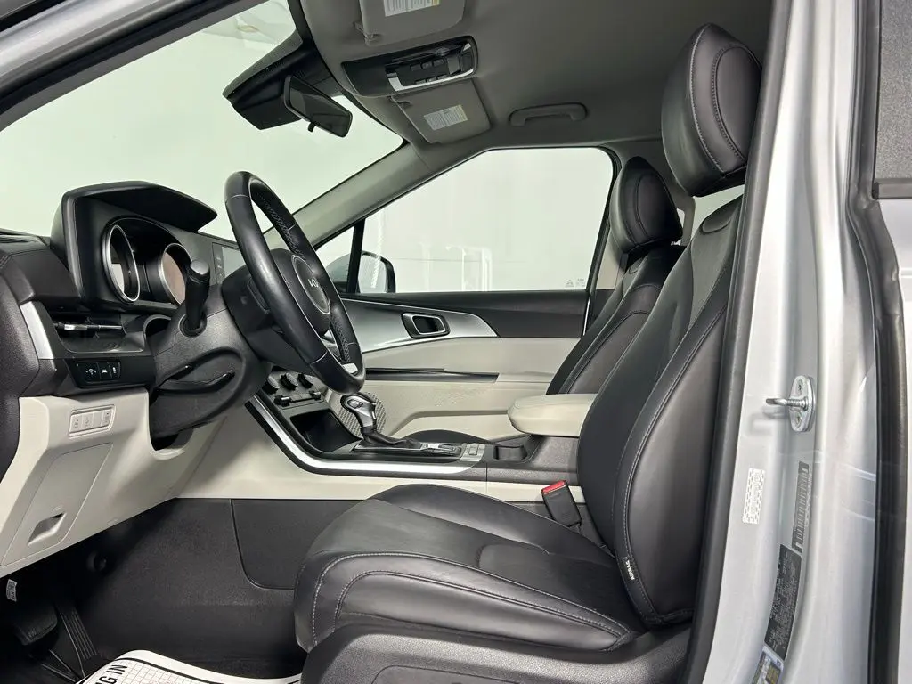 2022 Kia Carnival LXS photo 26
