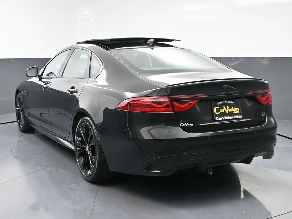 2022 Jaguar XF R-Dynamic SE photo 6