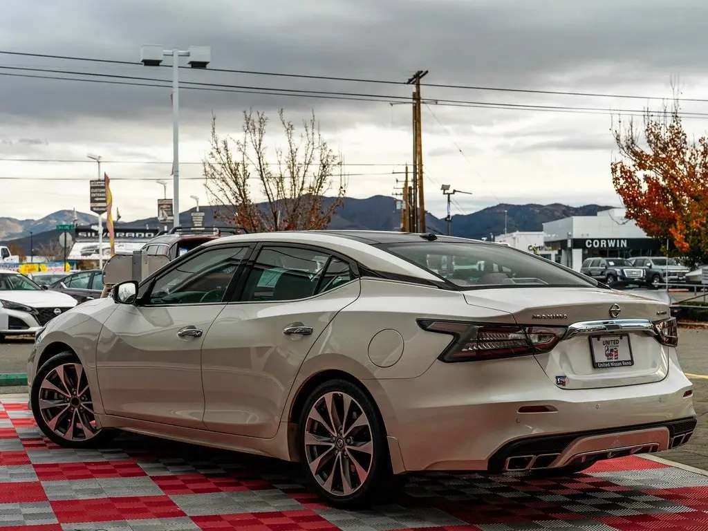 2021 Nissan Maxima Platinum photo 4
