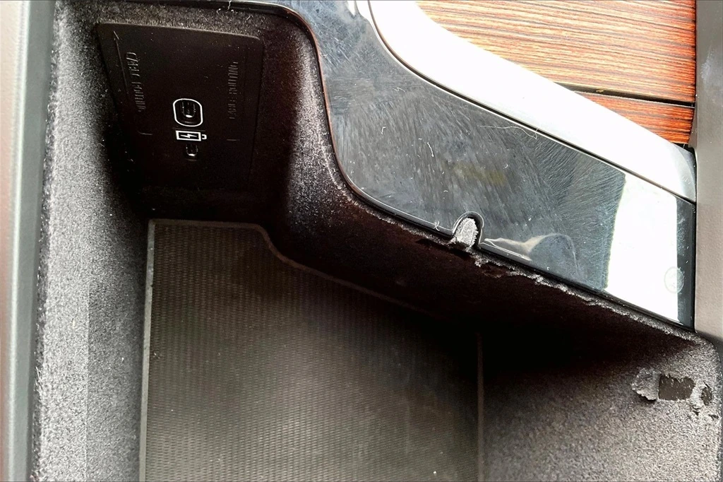 2023 Volvo - image 15