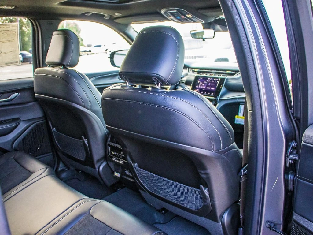 2025 Jeep Grand Cherokee Altitude - Photo 21