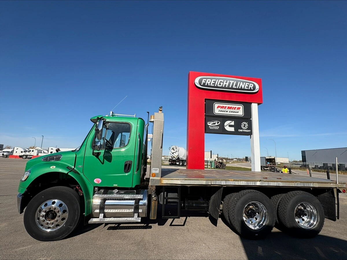 2019 Freightliner M2 106 — photo 4