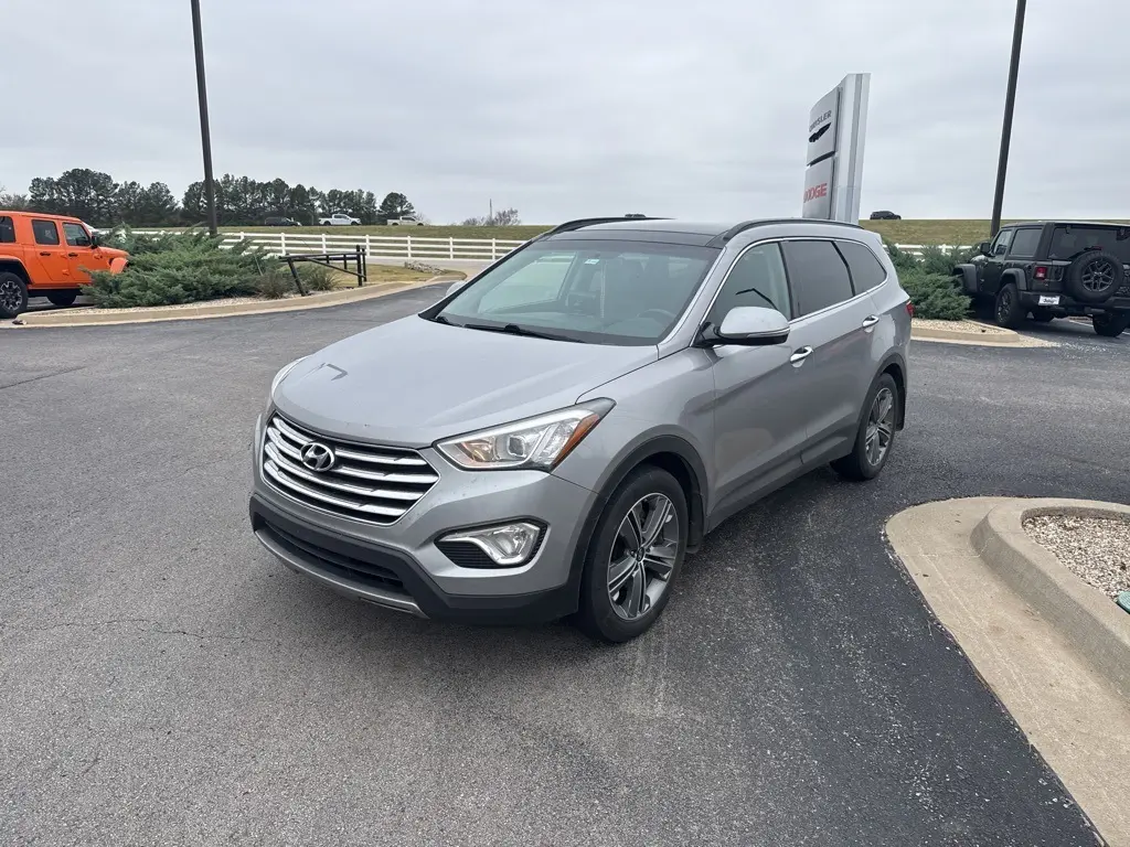 2016 Hyundai Santa Fe Limited photo 2