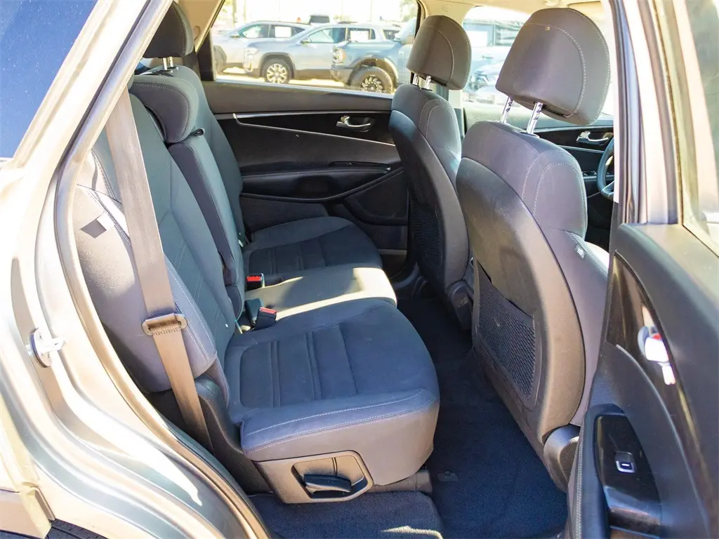2017 Kia Sorento LX photo 15