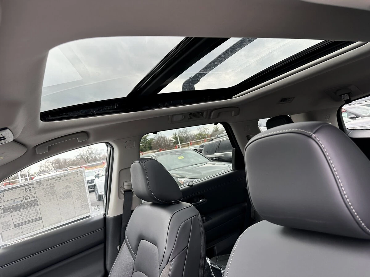 2026 Nissan Pathfinder SL - Photo 10