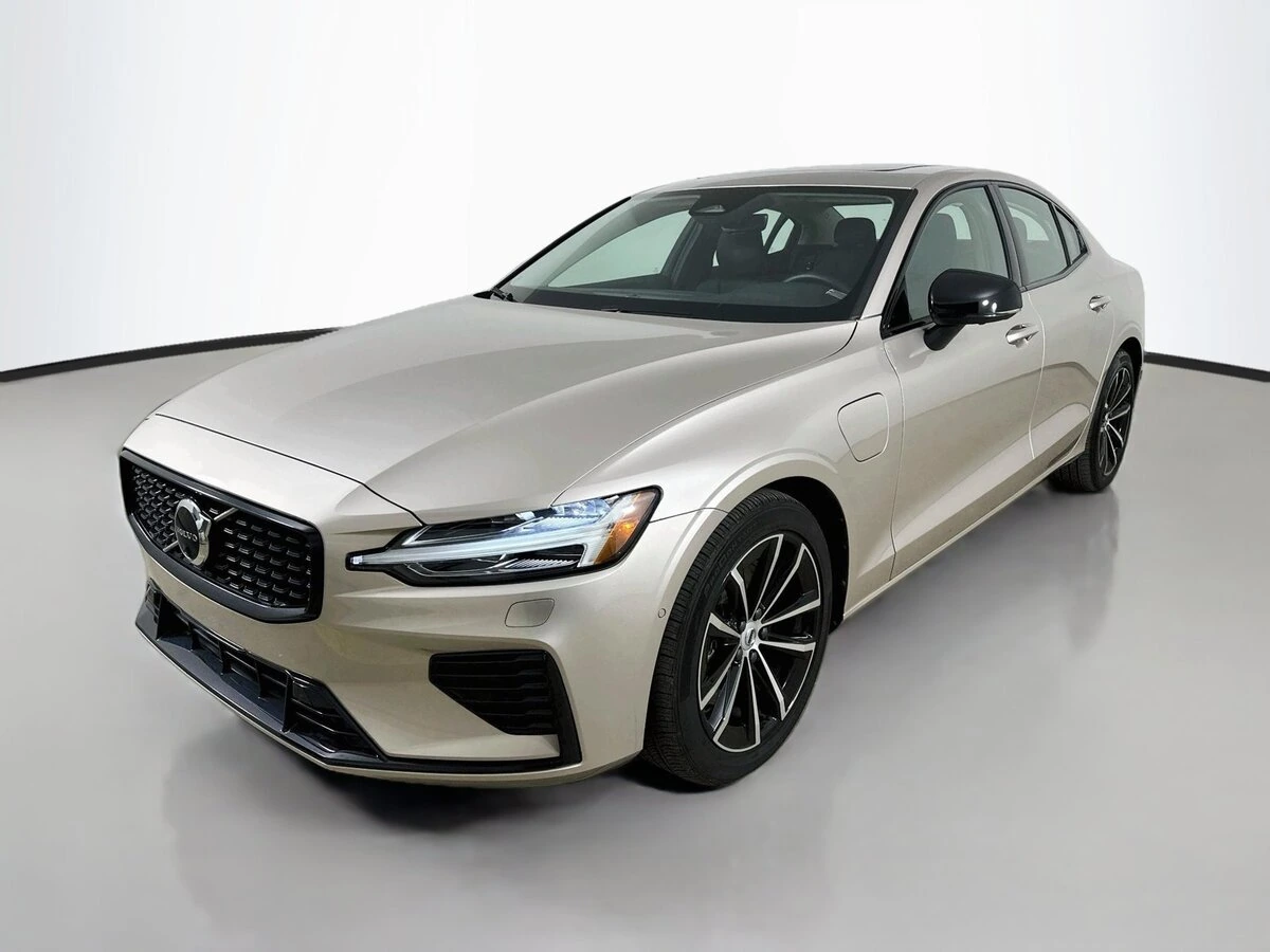 2025 Volvo S60 Plus