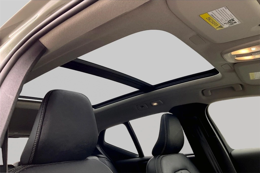 2024 Volvo - image 27