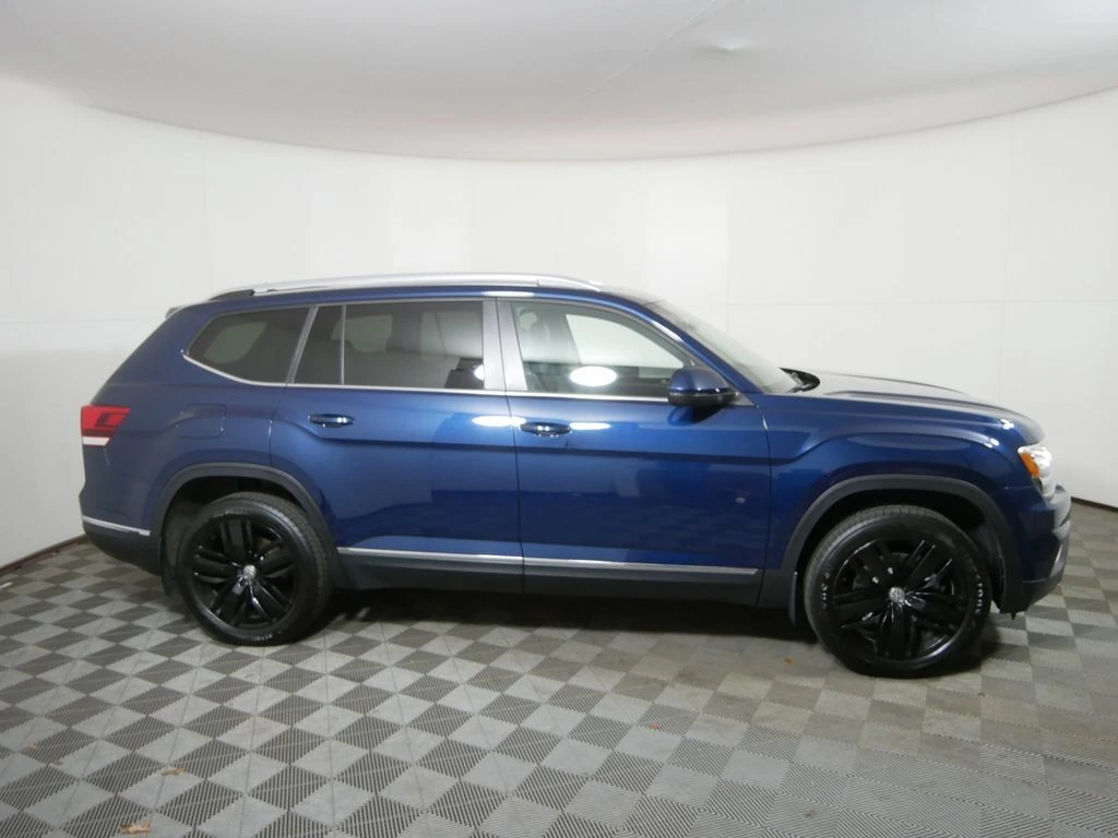 Used 2019 Volkswagen Atlas SEL with VIN 1V2MR2CA9KC542205 for sale in Golden Valley, Minnesota